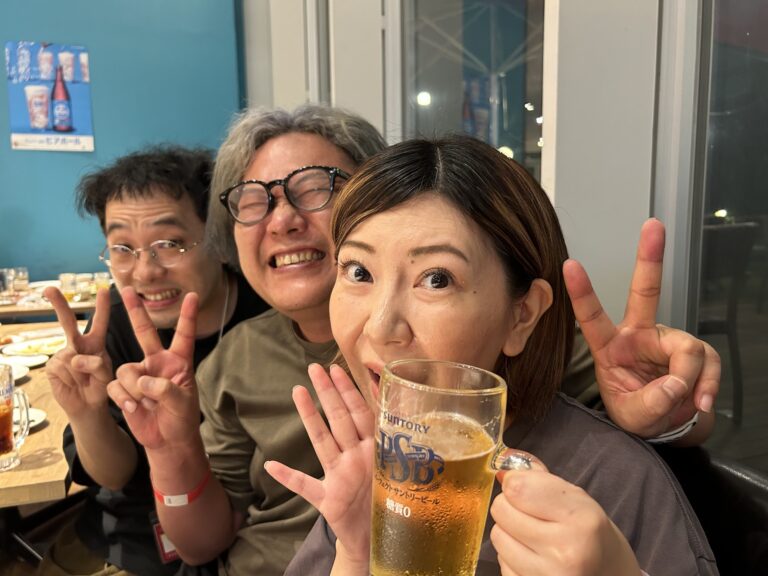 秋になる。
